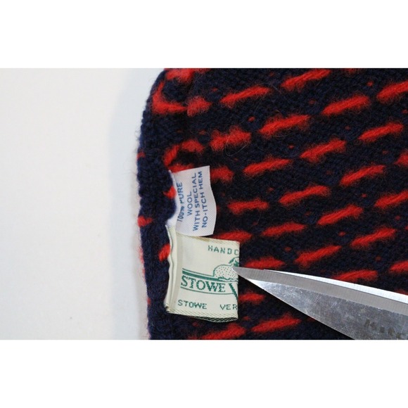 Vintage Stowe Woolens Moose Pattern Blue / Red Knit Ski Hat Made in USA - Picture 5 of 9
